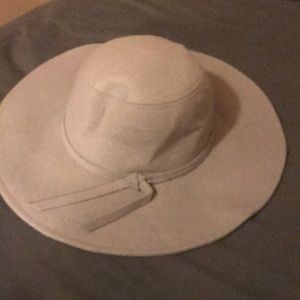 Leigh felt hat